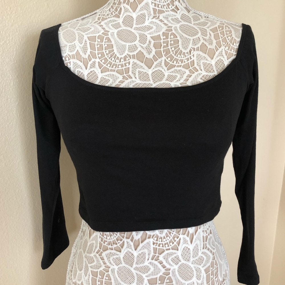 Motel Rocks 3/4 Sleeve Black Boat Neck Crop Top L